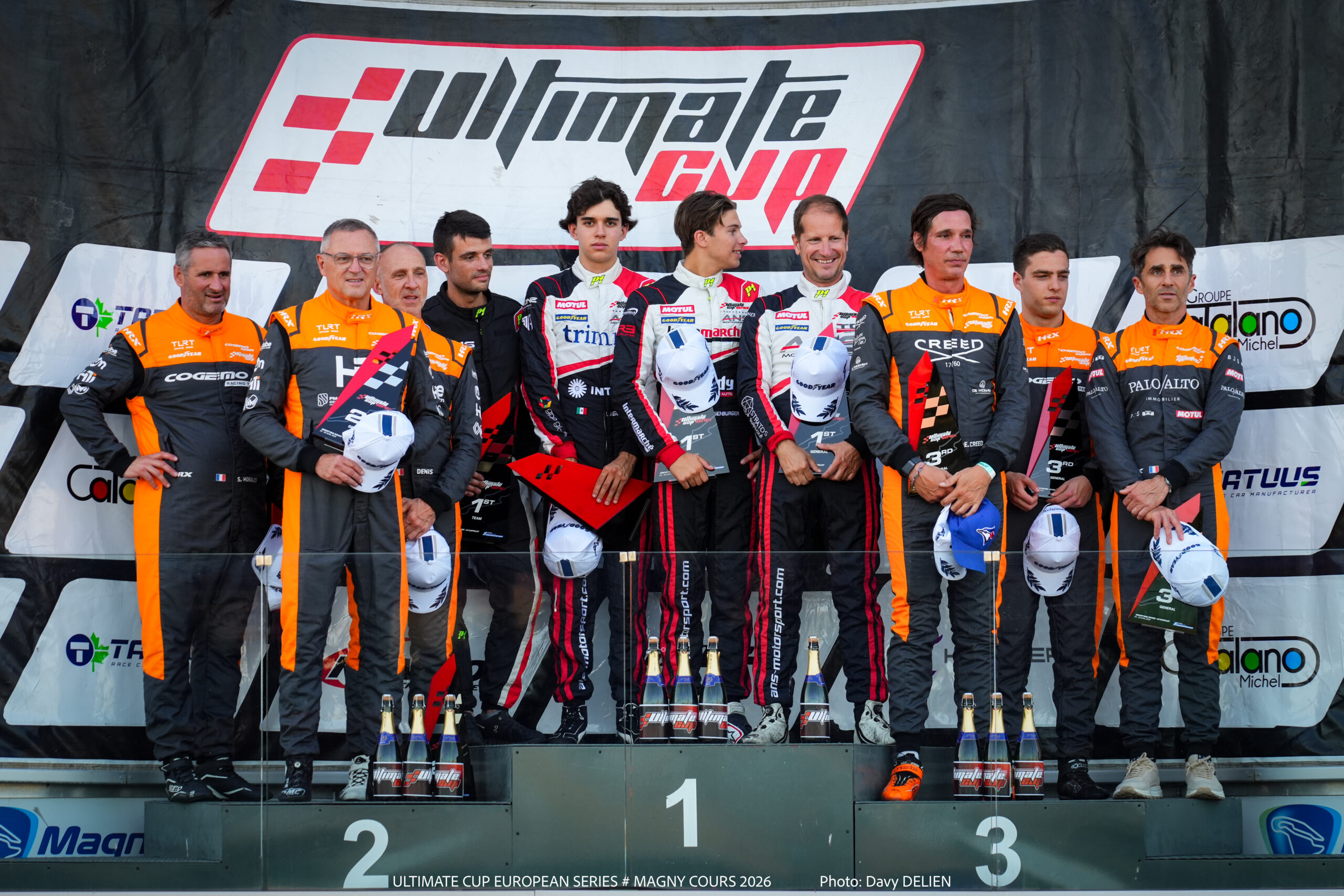 COGEMO AUF DEM PODIUM